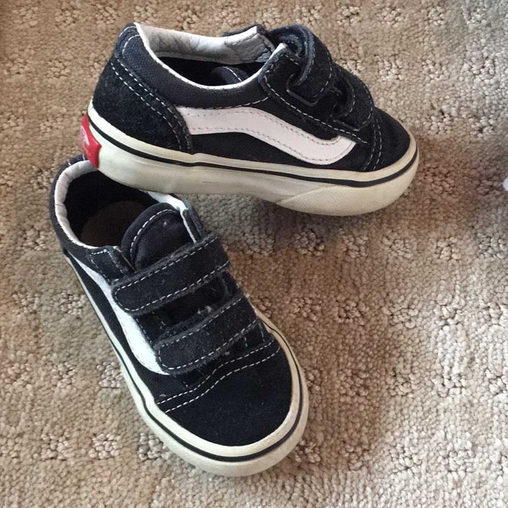 Black and White Classic Vans - Toddler 6
